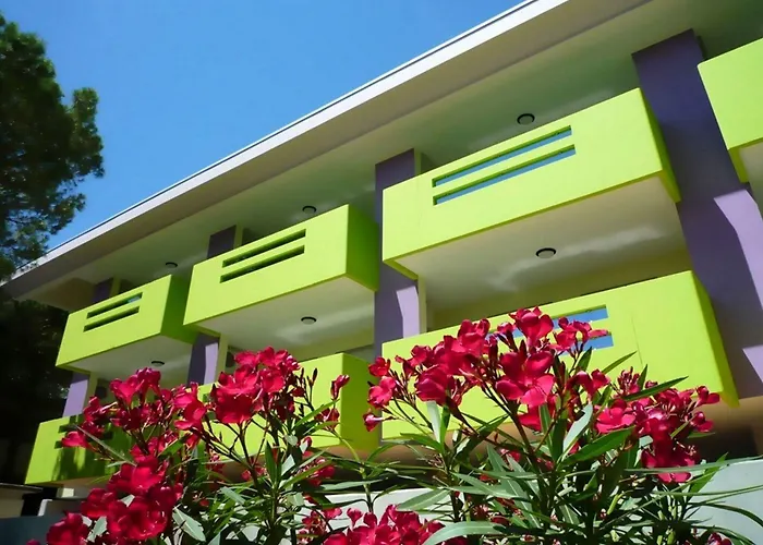 Vibrant With Pool-beahost Apartmán *